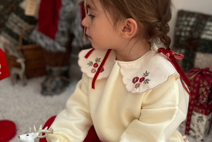 komplet dresowy świąteczny ocieplany z kołnierzykiem dla dziewczynki szerokie spodnie