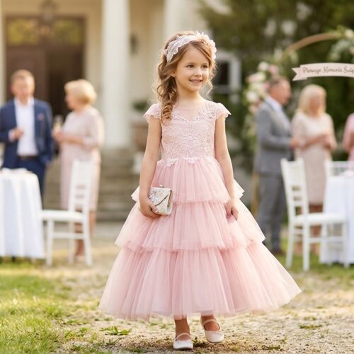 Sukienki dla dziewczynek na wyjątkowe okazje. Jak wybrać idealną stylizację na komunie i rodzinne przyjęcia?